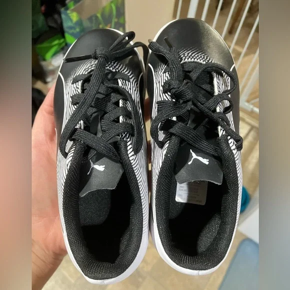 Puma kids shoes black white size 11C - Picture 3 of 4